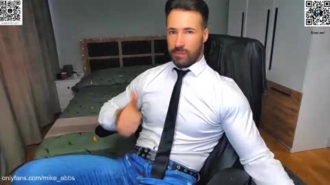 Mike    online show from December 3, 2025, 1:31 pm