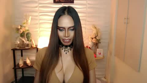 Snapshot of mikeyalawi03 chatting on December 16, 2024, 1:32 pm Mistress MikeyAlawi online show from December 16, 2024, 1:32 pm