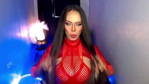 Snapshot of mikeyalawi03 chatting on April 10, 2026, 10:31 am Mistress MikeyAlawi online show from April 10, 2026, 10:31 am