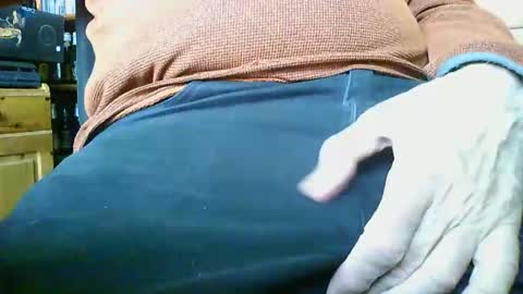 Snapshot of mikeybed chatting on March 31, 2026, 11:54 am mikeybed online show from March 31, 2026, 11:54 am