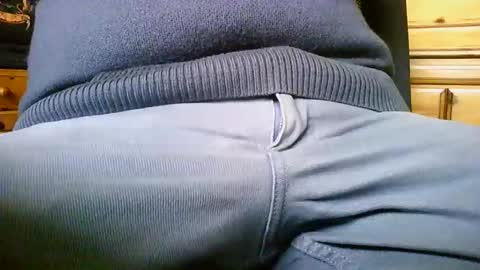 Snapshot of mikeybed chatting on April 14, 2026, 11:49 am mikeybed online show from April 14, 2026, 11:49 am