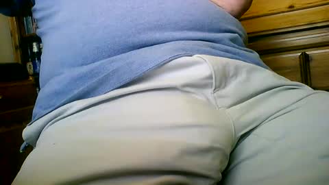 Snapshot of mikeybed chatting on July 7, 2026, 11:47 am mikeybed online show from July 7, 2026, 11:47 am
