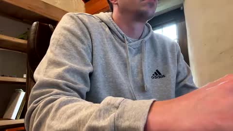 mikeydubs10 online show from April 28, 2026, 12:32 pm