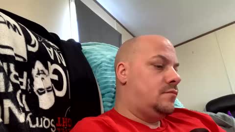 Snapshot of mikeylikesit2222 chatting on January 1, 2025, 6:27 pm mikeylikesit2222 online show from January 1, 2025, 6:27 pm