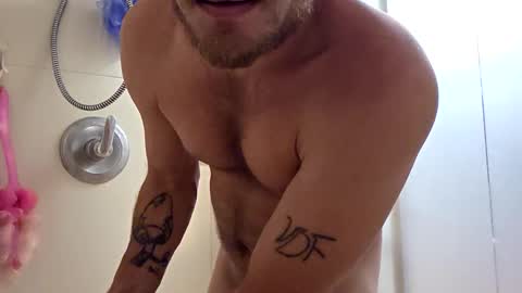 Snapshot of mikeylove92 chatting on September 15, 2025, 4:23 am Mikey b online show from September 15, 2025, 4:23 am