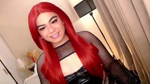 Theresa Luna online show from November 16, 2025, 4:34 pm