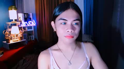 Snapshot of mikhaylaanderson chatting on January 14, 2025, 4:04 am Mikhayla online show from January 14, 2025, 4:04 am