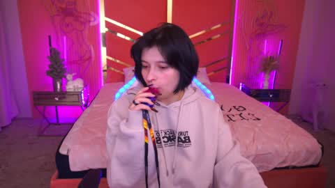 Miki online show from January 19, 2025, 9:55 pm