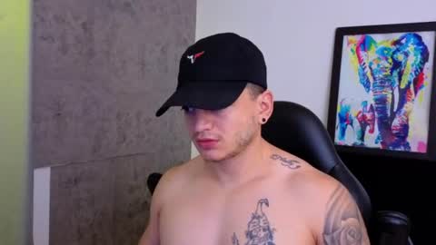 Snapshot of mikke_love chatting on August 6, 2026, 2:41 pm MIKKE online show from August 6, 2026, 2:41 pm