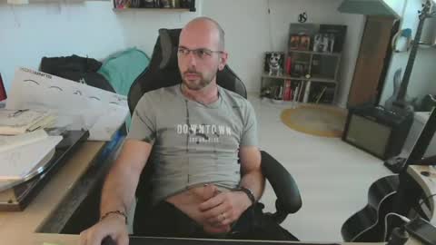 Snapshot of mikmik91 chatting on July 3, 2026, 2:45 pm mikmik91 online show from July 3, 2026, 2:45 pm