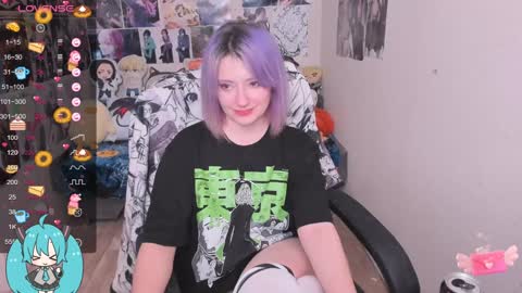 Snapshot of miku_bunny chatting on December 4, 2024, 11:13 pm Miku online show from December 4, 2024, 11:13 pm