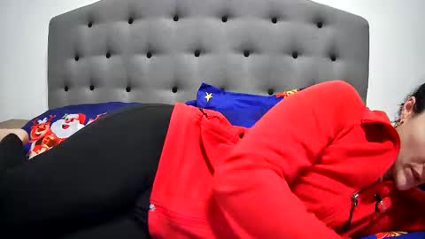 Mikyloveu online show from December 29, 2024, 6:38 pm