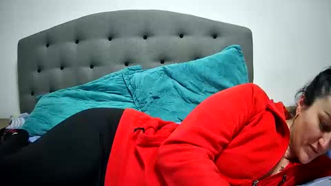 Mikyloveu online show from February 24, 2025, 6:58 pm