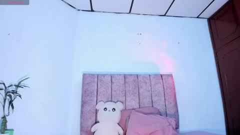mila_1wood online show from May 5, 2026, 12:29 am