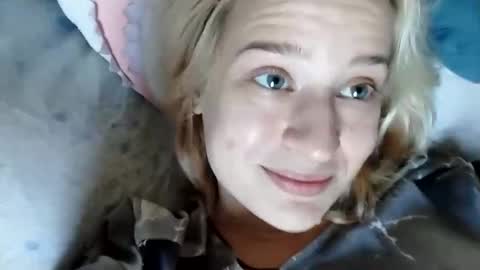 Snapshot of mila_420 chatting on October 22, 2025, 8:03 am Mila 420 online show from October 22, 2025, 8:03 am