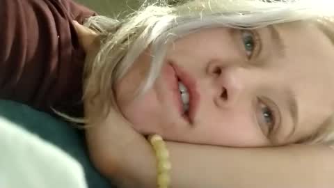Mila 420 online show from April 21, 2026, 12:01 am