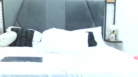 mila_adamss online show from February 9, 2025, 1:22 am