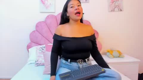 Snapshot of mila_adamss chatting on July 4, 2026, 12:33 pm mila_adamss online show from July 4, 2026, 12:33 pm