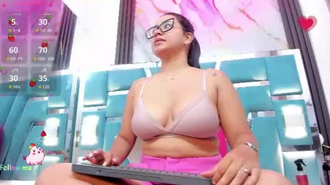 Snapshot of mila_clum chatting on June 13, 2026, 11:41 am Camila online show from June 13, 2026, 11:41 am