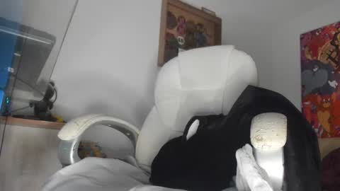 Snapshot of mila_dash chatting on November 13, 2025, 9:52 am Mila Dash online show from November 13, 2025, 9:52 am