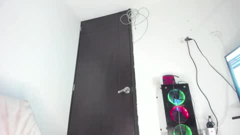 Snapshot of mila_dash chatting on November 20, 2025, 12:22 am Mila Dash online show from November 20, 2025, 12:22 am