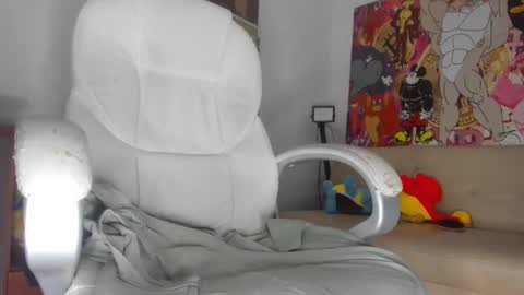 Snapshot of mila_dash chatting on November 21, 2025, 10:14 am Mila Dash online show from November 21, 2025, 10:14 am