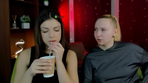 mila_glow online show from February 4, 2026, 6:19 am