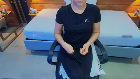 Snapshot of mila_kiitty chatting on May 6, 2026, 11:15 am Milena online show from May 6, 2026, 11:15 am