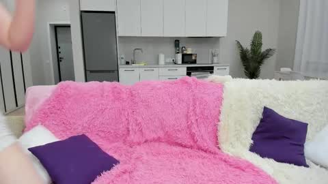 Lilli online show from December 4, 2025, 12:42 am