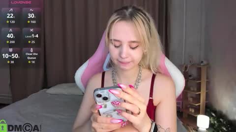 mila_kinor online show from November 6, 2025, 12:55 am