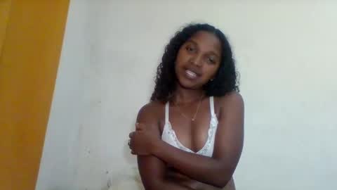 mila_lunah online show from April 8, 2026, 5:02 pm