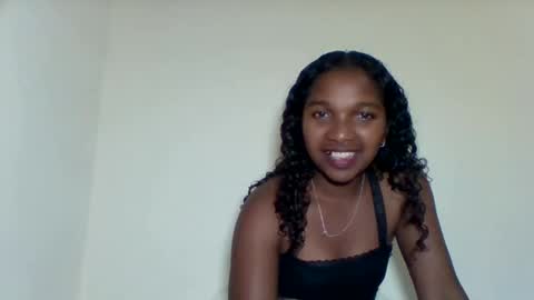 mila_lunah online show from April 18, 2026, 2:21 pm