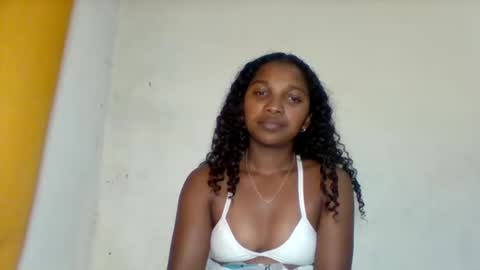mila_lunah online show from April 26, 2026, 6:27 pm