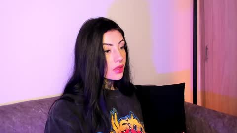 Snapshot of mila_monty__ chatting on May 27, 2026, 2:41 am online show from May 27, 2026, 2:41 am