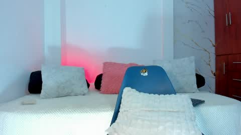 martina online show from April 28, 2026, 2:27 am