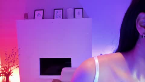 Snapshot of mila_shay chatting on January 13, 2025, 11:41 am Mila online show from January 13, 2025, 11:41 am