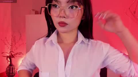 Snapshot of mila_shay chatting on March 10, 2025, 11:21 am Mila online show from March 10, 2025, 11:21 am