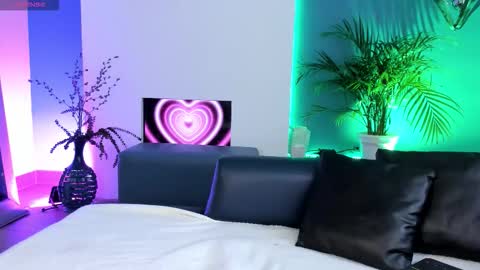 Snapshot of mila_shay chatting on October 5, 2025, 11:41 am Mila online show from October 5, 2025, 11:41 am