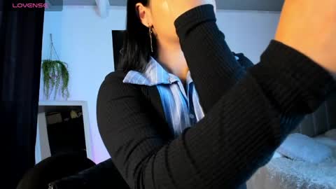 Mila online show from April 25, 2026, 12:08 pm