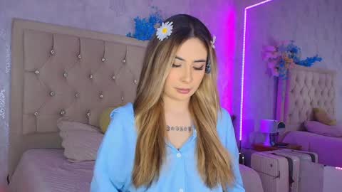 Snapshot of mila_smirnovavk chatting on May 15, 2026, 3:46 am MILA online show from May 15, 2026, 3:46 am