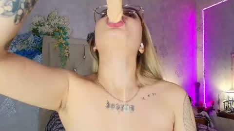 Snapshot of mila_smirnovavk chatting on July 20, 2026, 3:32 am MILA online show from July 20, 2026, 3:32 am