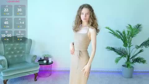 Snapshot of mila_stain chatting on June 7, 2026, 7:56 am Mila online show from June 7, 2026, 7:56 am