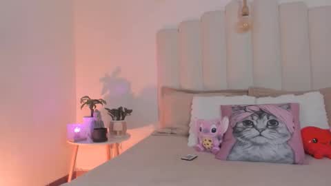 mila_stark333 online show from March 6, 2026, 8:55 am