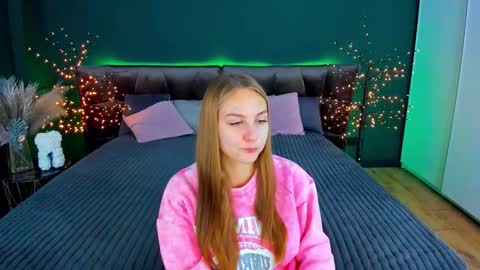 Snapshot of milaaddam chatting on November 15, 2025, 8:11 am Milla online show from November 15, 2025, 8:11 am