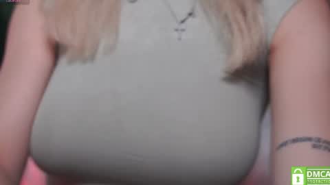 Snapshot of milabunny_ chatting on July 24, 2026, 8:12 am Mila and u can call me sweet bunny online show from July 24, 2026, 8:12 am