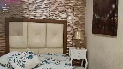 miladiosa online show from April 30, 2026, 11:49 am