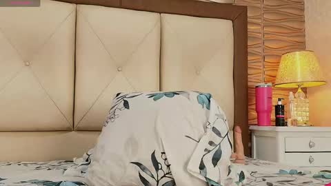 miladiosa online show from May 2, 2026, 1:38 pm