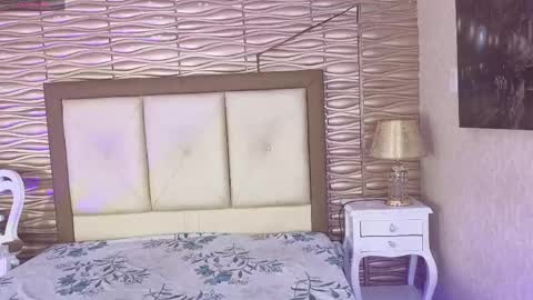 Snapshot of miladiosa chatting on May 29, 2026, 12:25 pm miladiosa online show from May 29, 2026, 12:25 pm