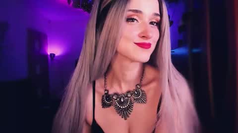 Snapshot of miladyjolie chatting on November 22, 2025, 2:27 pm MiladyJolie online show from November 22, 2025, 2:27 pm