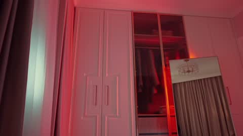        online show from November 16, 2025, 4:01 pm